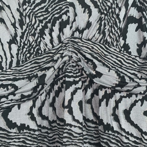 Express Animal Print top - Picture 4 of 5